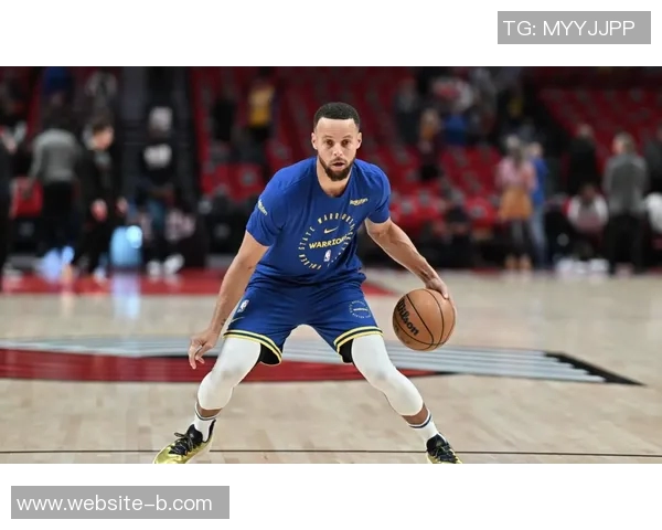 理查德成为球队历史第三位新秀单场30分5三分与库里穆迪并肩前行