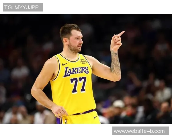 老詹复出后进攻失衡雷迪克分析里夫斯缺阵的影响与挑战 老詹复出后进攻失衡雷迪克分析里夫斯缺阵的影响与挑战